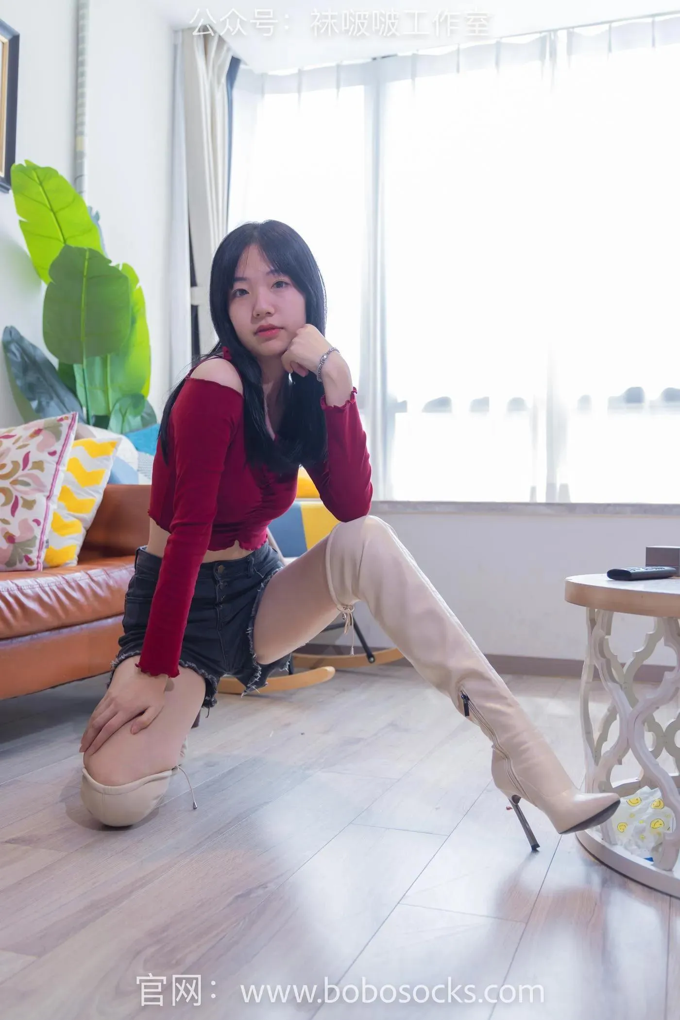 [BoBoSocks袜啵啵]NO.120 小甜豆-高跟长靴、白棉袜、裸足 [170P]插图9